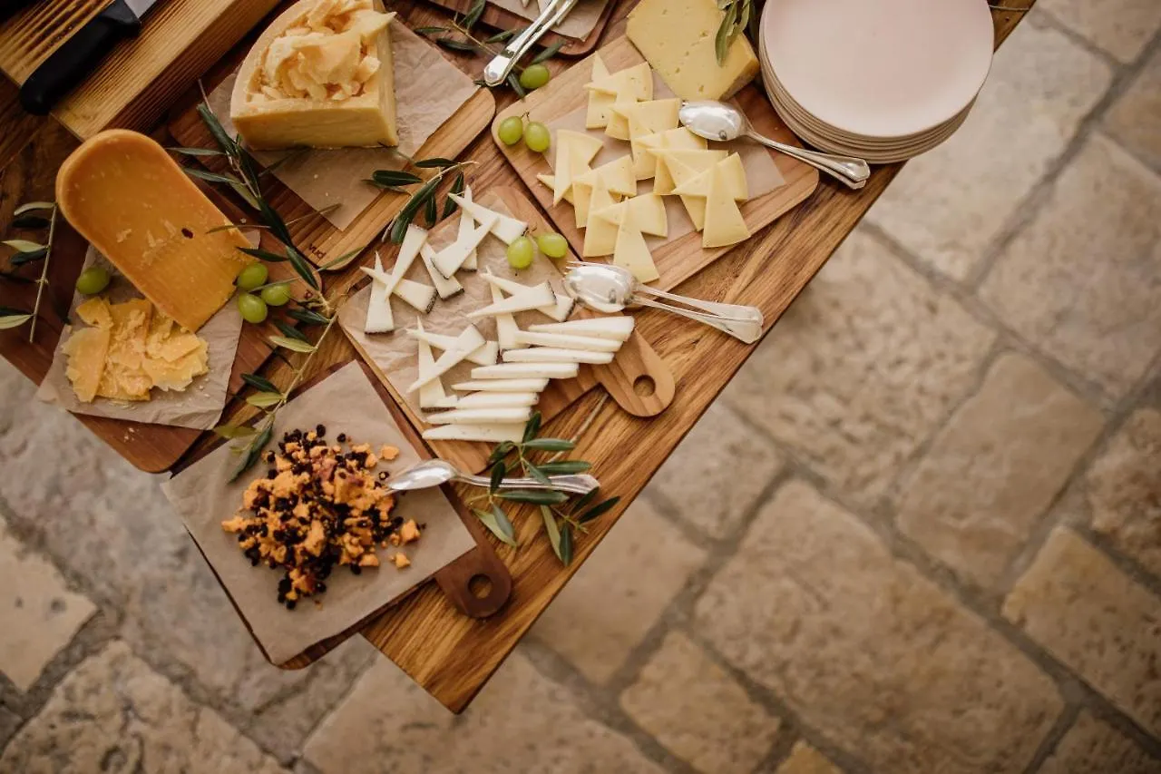 Meneghetti Wine Hotel And Winery - Relais & Chateaux Bale